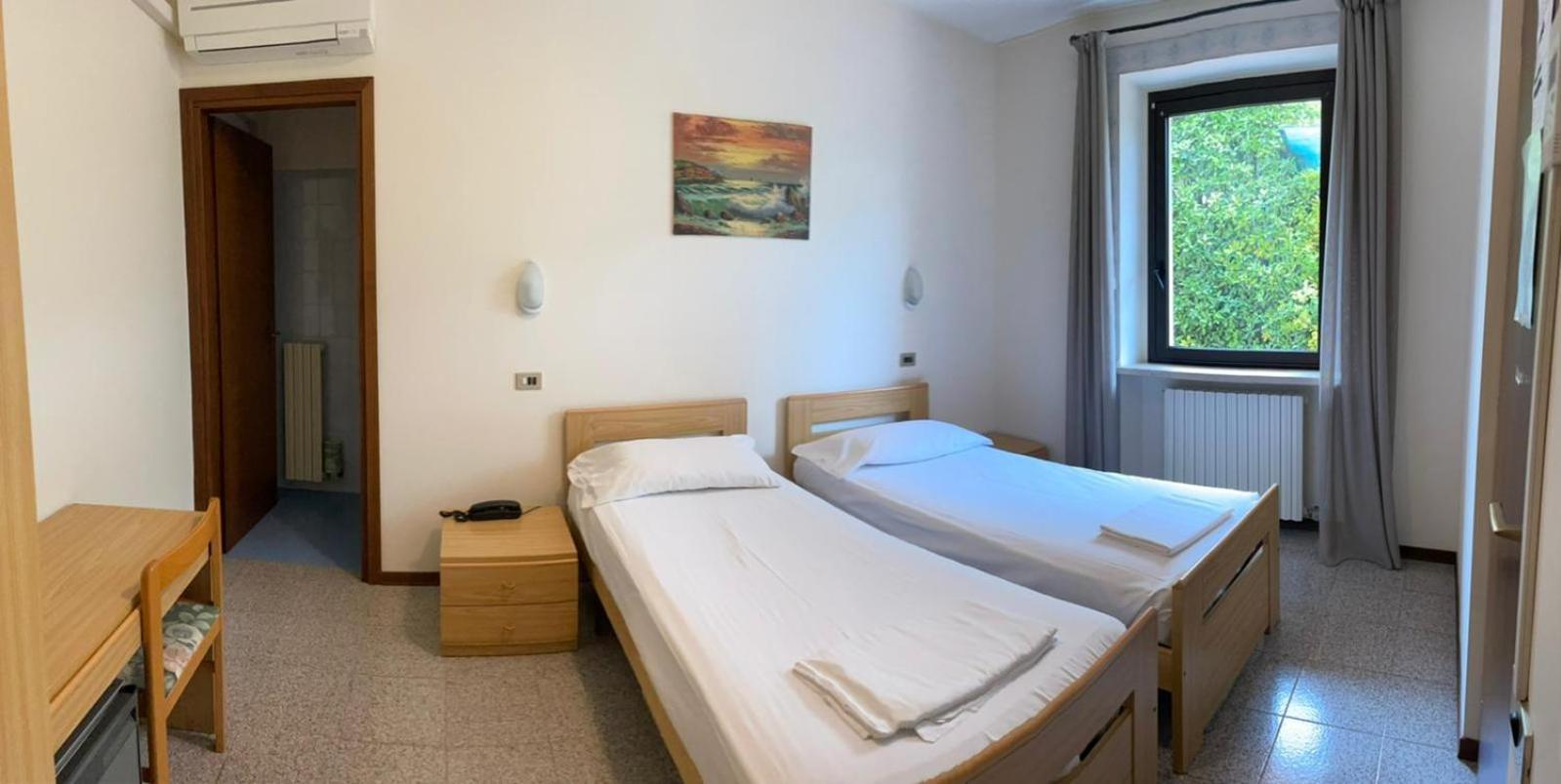 Garni Onda Ξενοδοχείο Torri Del Benaco Δωμάτιο φωτογραφία