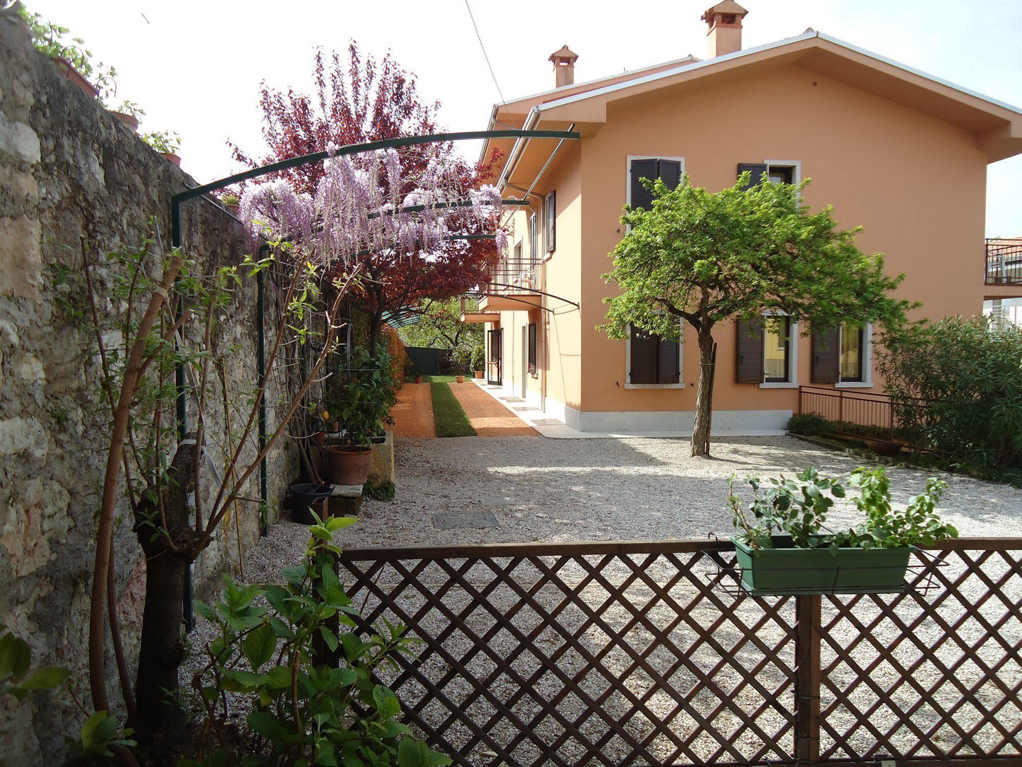 Garni Onda Ξενοδοχείο Torri Del Benaco Εξωτερικό φωτογραφία